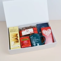 creative_hampers_The Hug Master Hamper37069_DD