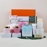 creative_hampers_Friend's Pamper Deluxe - Rose & Geranium90151_GR