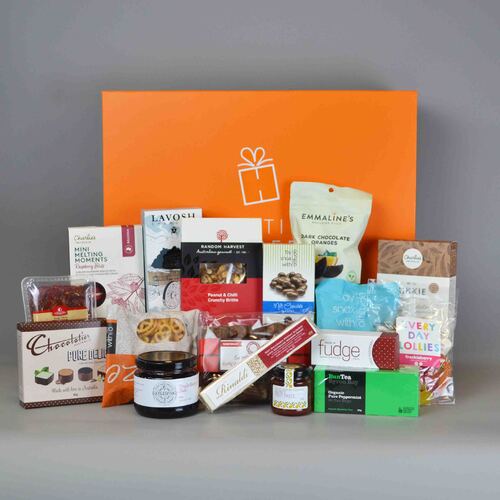 Alcohol Free Hampers
 creative_hampers_The Deluxe Hamper         22003