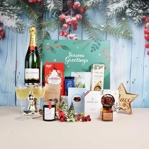 creative_hampers_It's a Champagne Christmas - Moet & Chandon38152