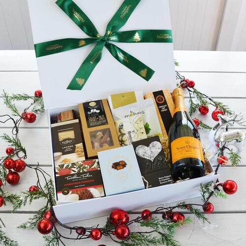 creative_hampers_It's a Champagne Christmas - Veuve Clicquot38153