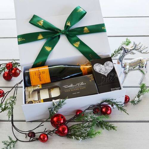 creative_hampers_Christmas Bubbles in a Box - Veuve Clicquot38233