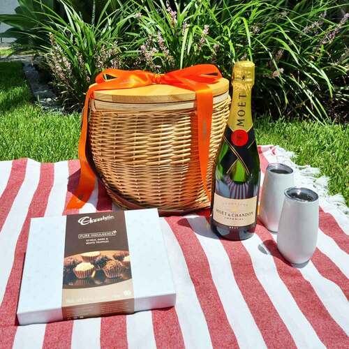 Champagne & Bubbly Hampers
 creative_hampers_Picnic Hamper for 2 - Choose your bubbles!    7398