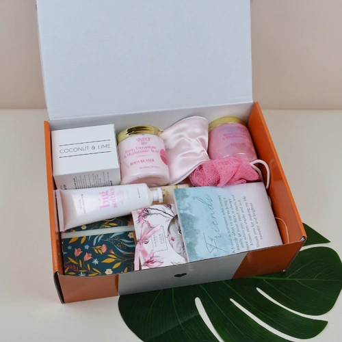 creative_hampers_Friend's Pamper Deluxe - Rose, Geranium & Hyaluronic Acid90151_GR